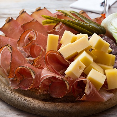 Assortiment de charcuterie et fromages